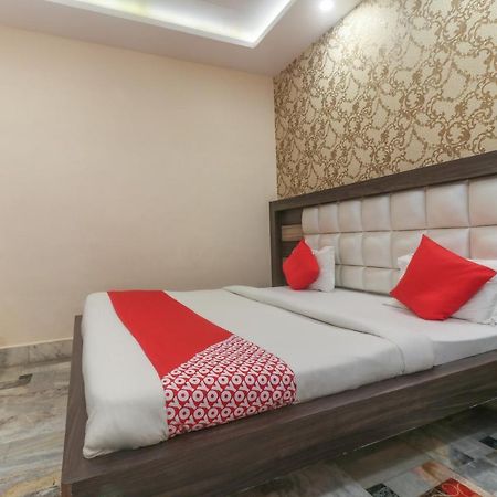 Oyo 60651 Hotel Arya Варанасі Екстер'єр фото
