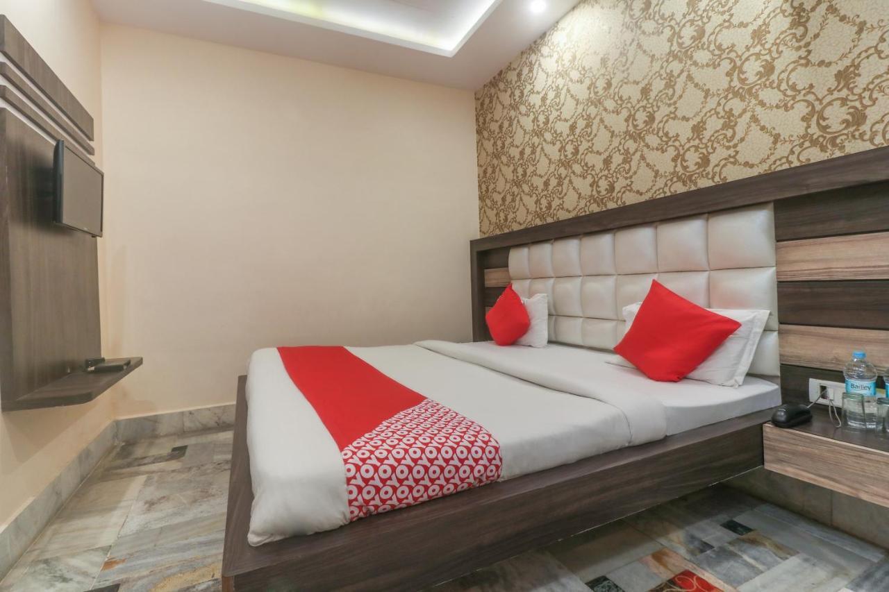 Oyo 60651 Hotel Arya Варанасі Екстер'єр фото