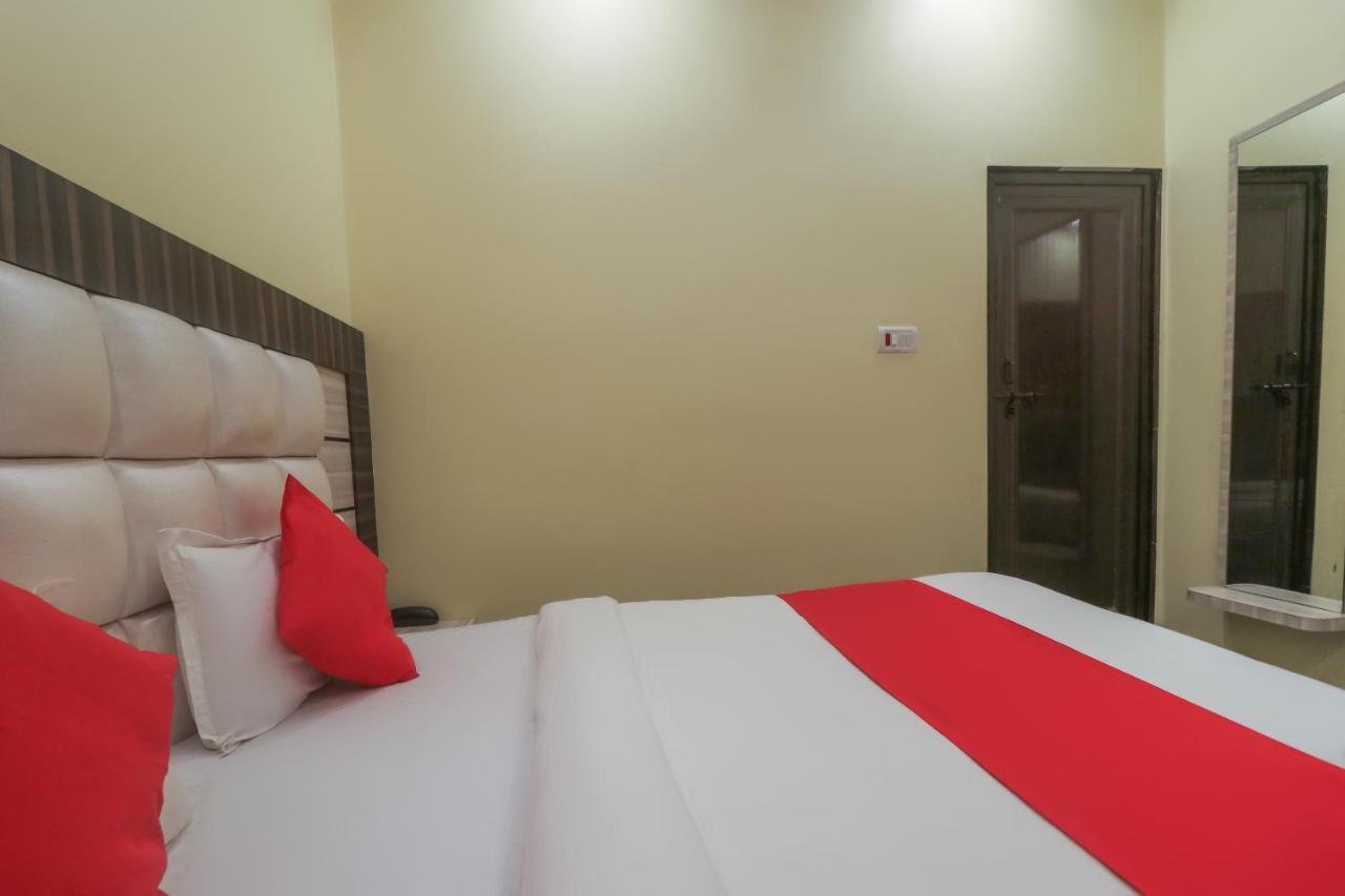 Oyo 60651 Hotel Arya Варанасі Екстер'єр фото