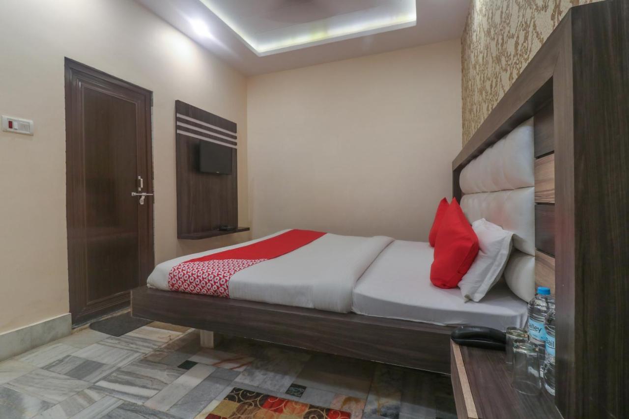 Oyo 60651 Hotel Arya Варанасі Екстер'єр фото