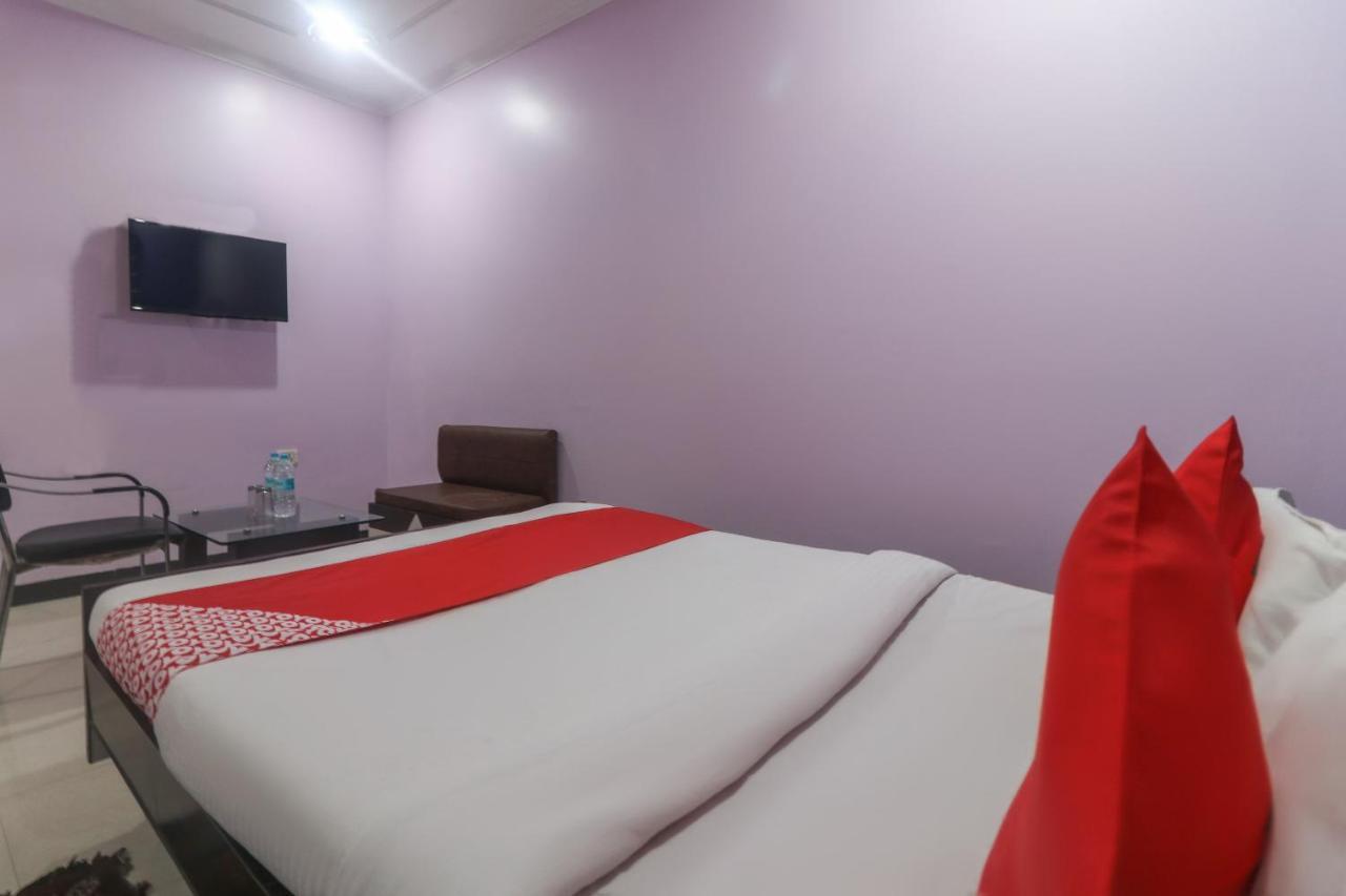 Oyo 60651 Hotel Arya Варанасі Екстер'єр фото
