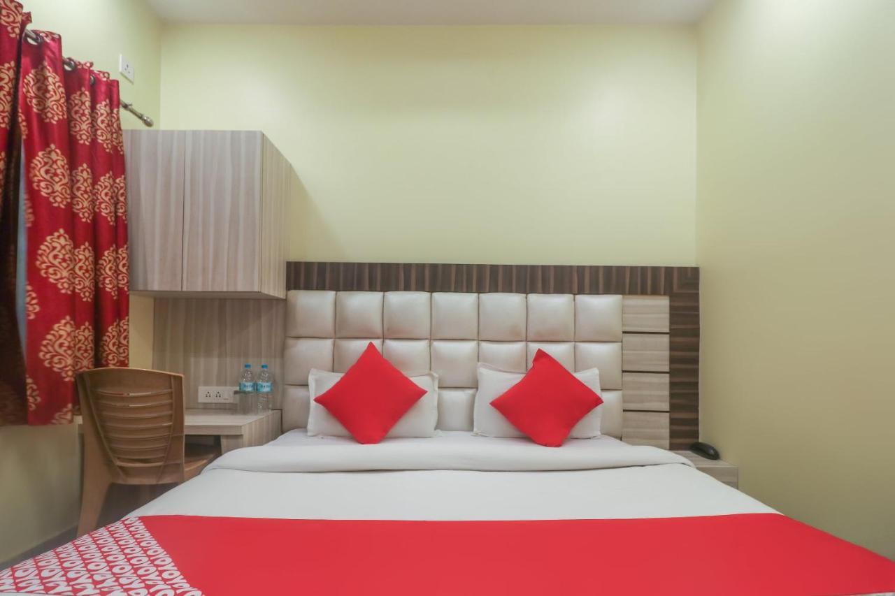 Oyo 60651 Hotel Arya Варанасі Екстер'єр фото