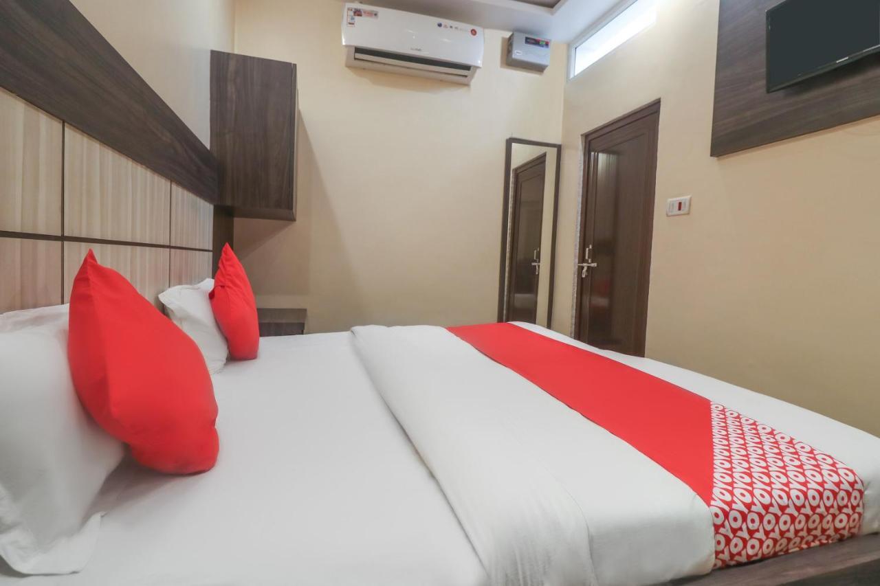 Oyo 60651 Hotel Arya Варанасі Номер фото